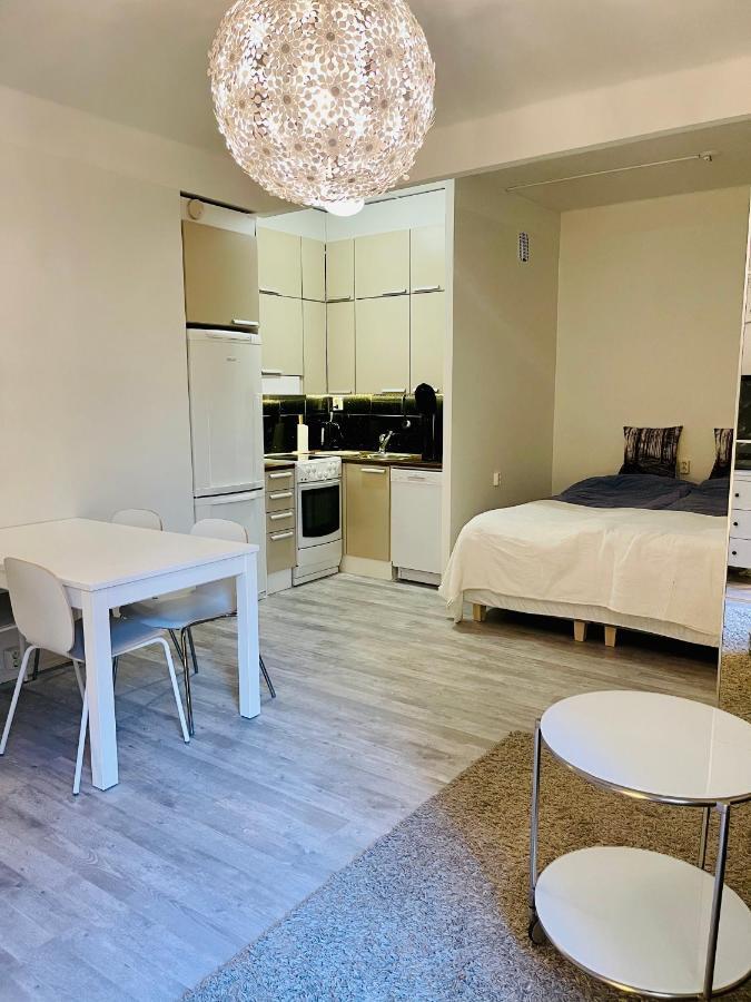 Apartamento Upea Yksioe Aivan Helsingin Keskustasta Helsinki Exterior foto